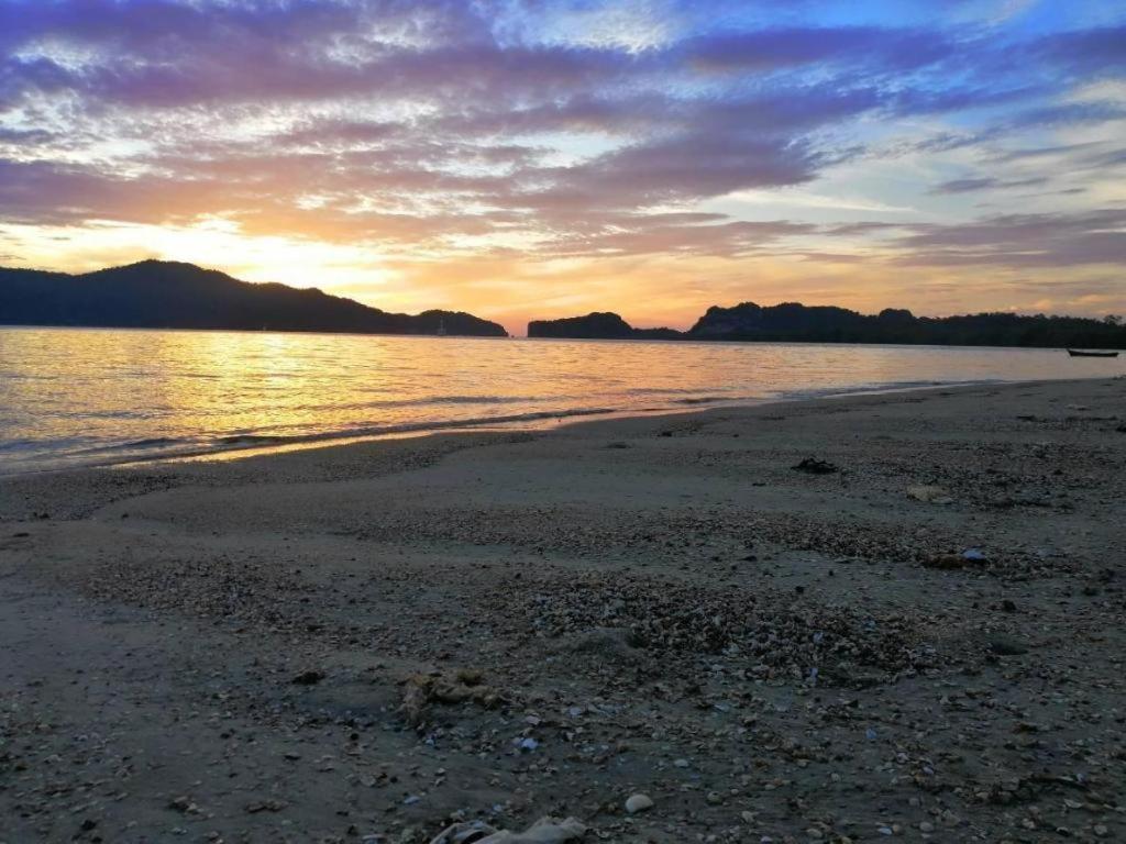 Seesea Resort Satun Exterior photo